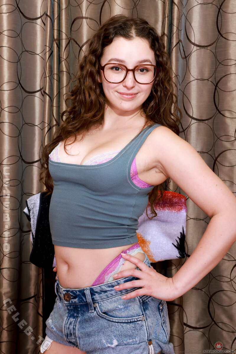 Leana Lovings nude photo 6