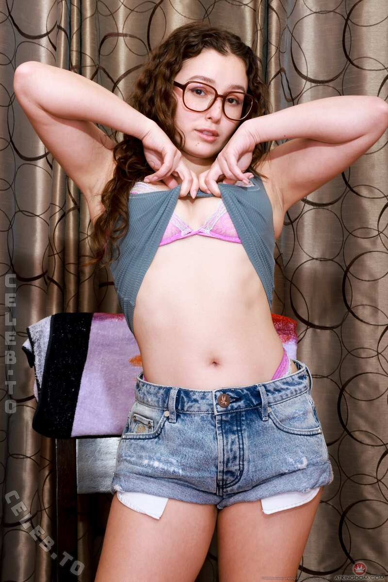 Leana Lovings nude photo 17