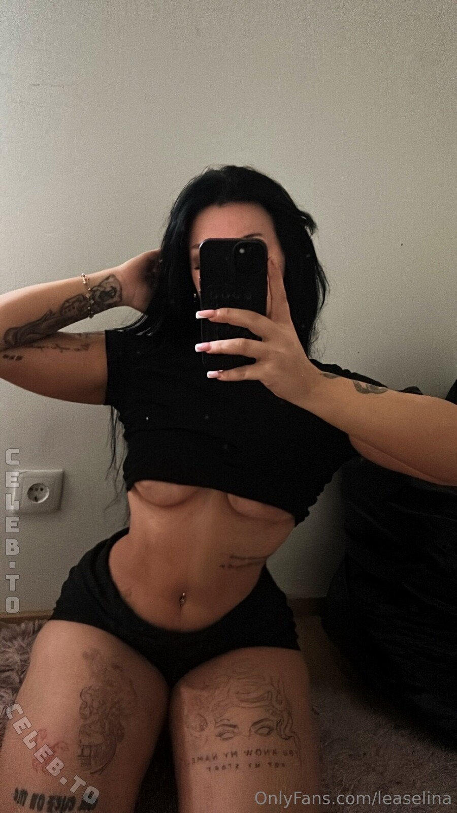 leaselina nude photo 2