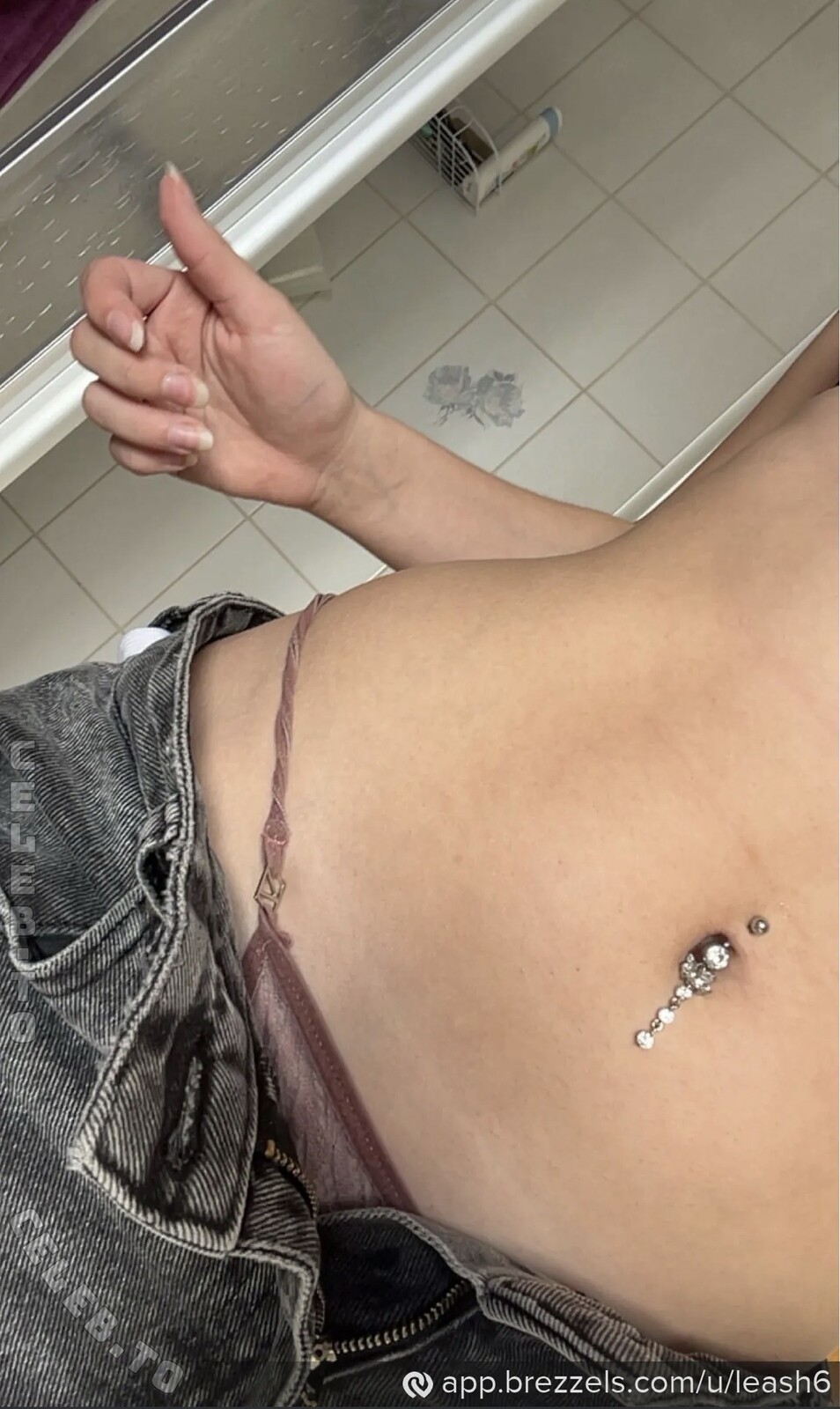 Leash6 nude photo 1