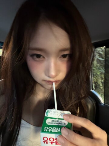 Lee Hyun-seo Hot (6 photos)