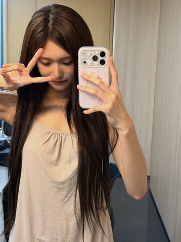 Lee Hyun-seo nude photo 7