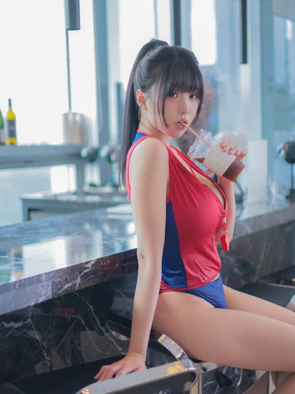 Lee Yeon-woo nude photo 4