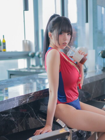 Lee Yeon-woo nude photo 40