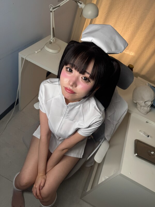 Lee Yeon-woo nude photo 21