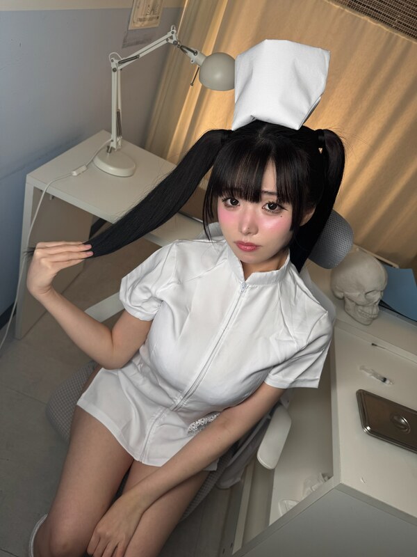 Lee Yeon-woo nude photo 25