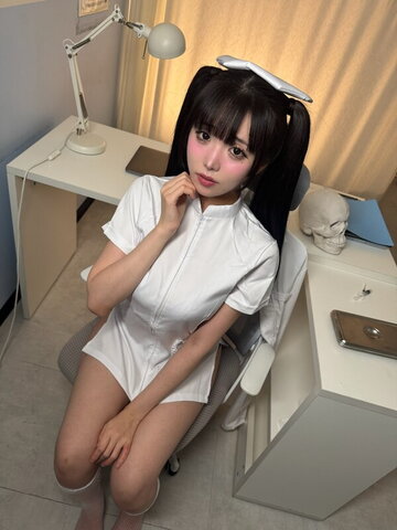 Lee Yeon-woo nude photo 18
