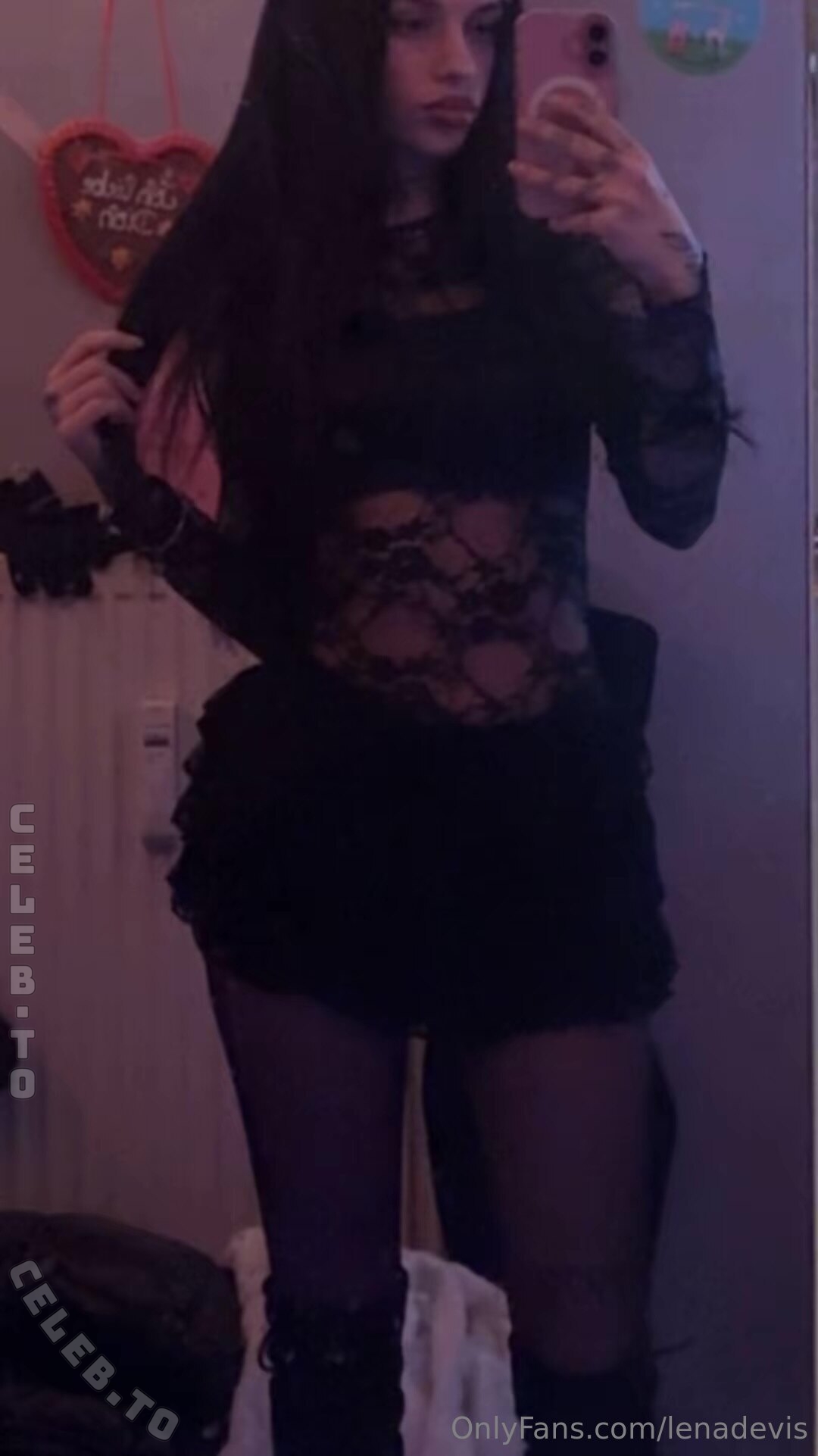 Lena Devis nude photo 1