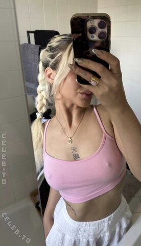 Lena Hubner nude photo 1