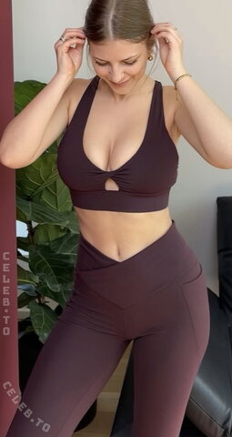 Lena Katharina Merle nude photo 11