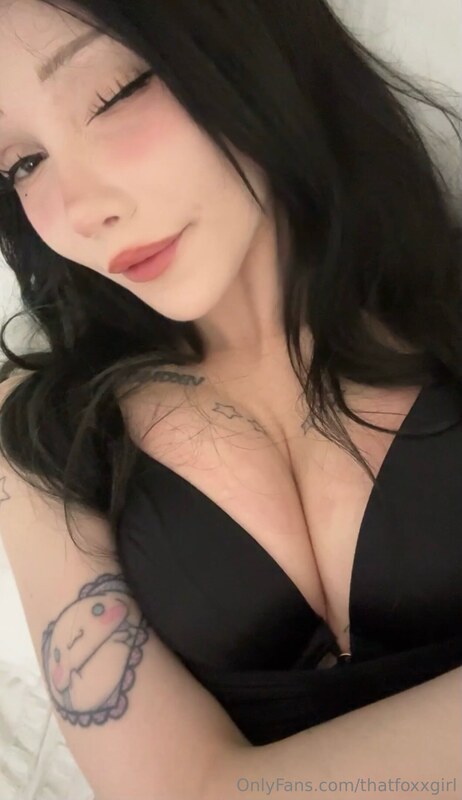Lena Kitsune nude photo 13