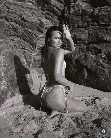 Lena Lademann nude photo 13