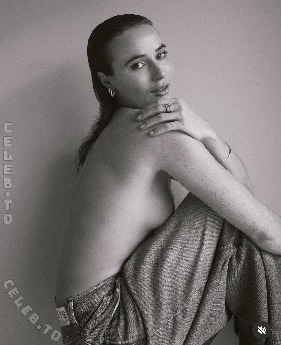 Lena Lademann nude photo 1