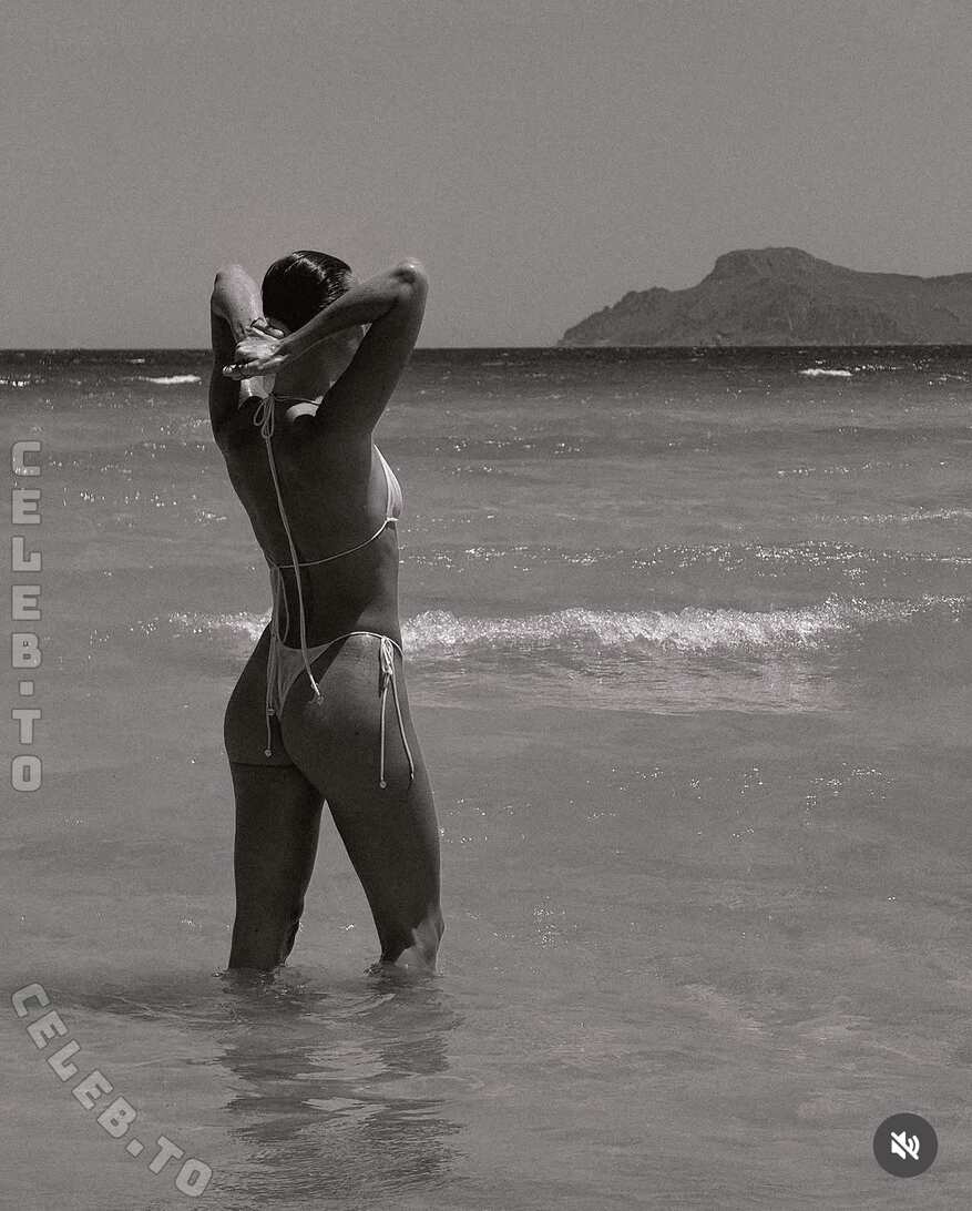 Lena Lademann nude photo 3