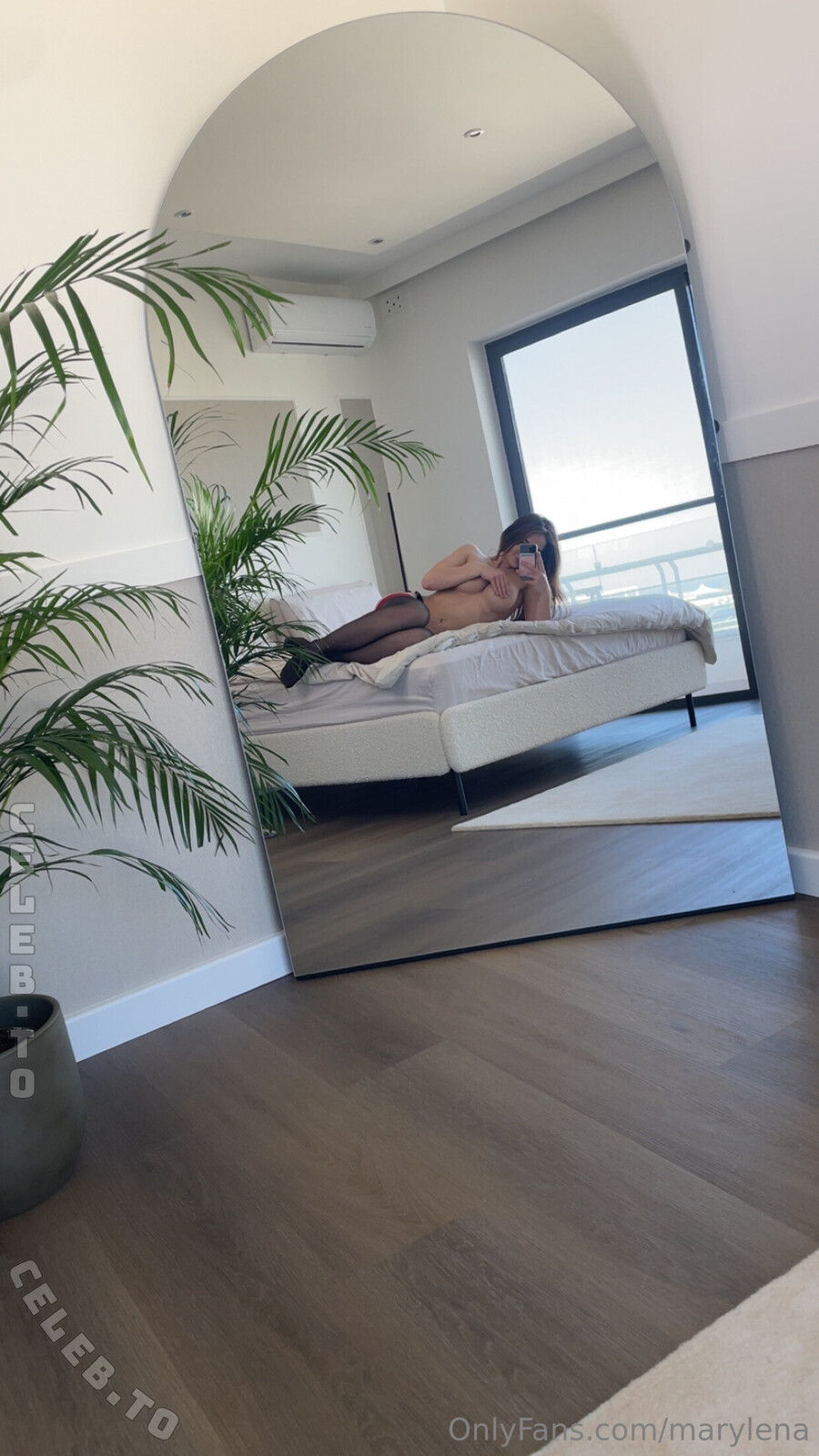 Lena Mary nude photo 3