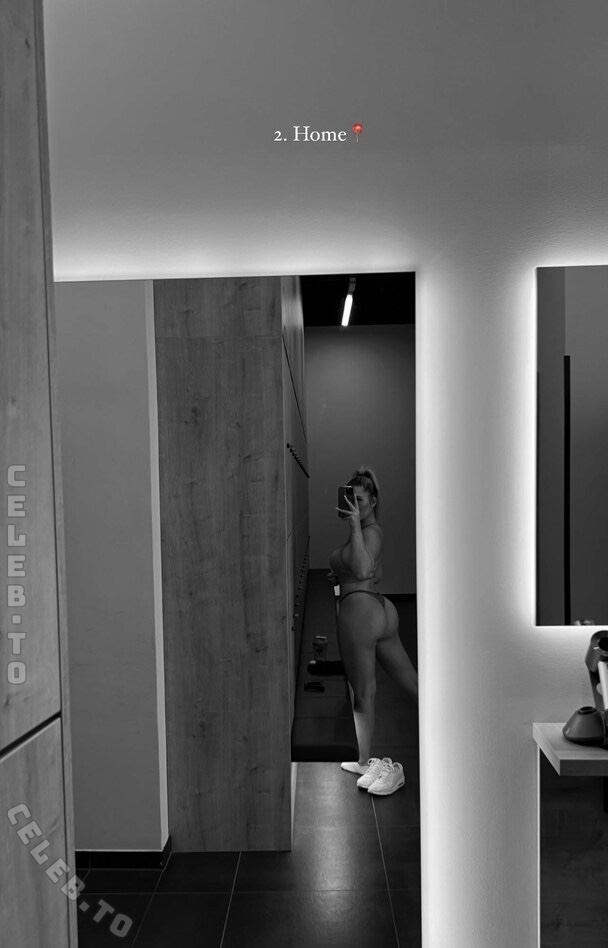 Lena Perthaler nude photo 4