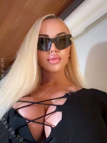 Lena R nude photo 24
