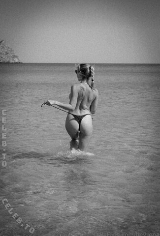 Lena Schwender nude photo 42
