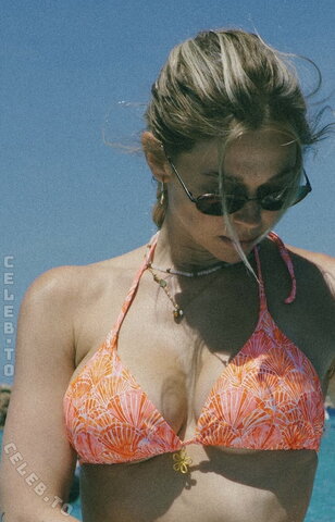 Lena Schwender photo 4