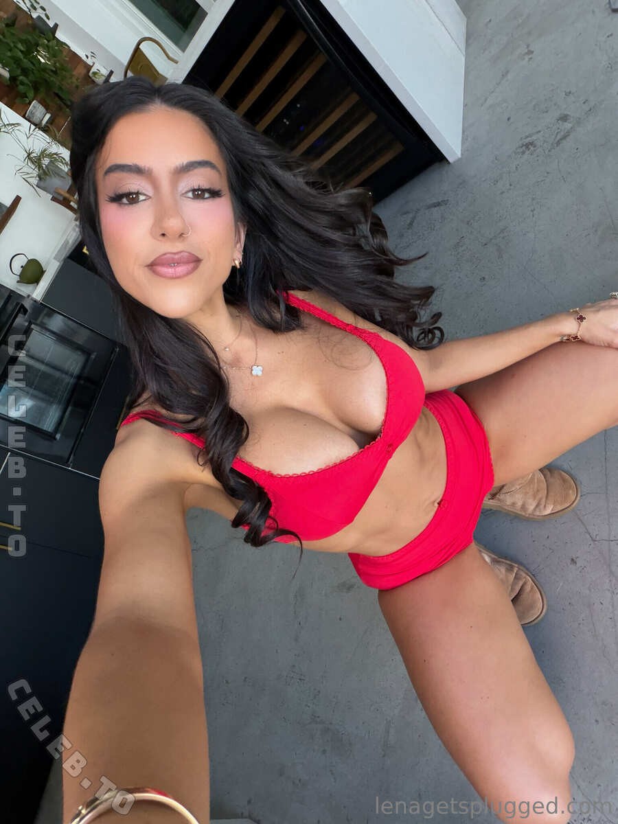 Lena The Plug nude photo 2