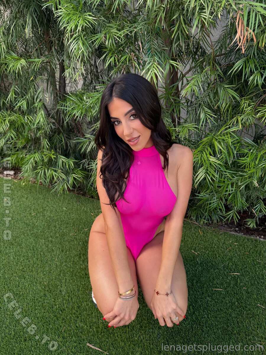 Lena The Plug nude photo 3