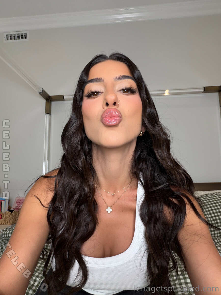 Lena The Plug nude photo 5