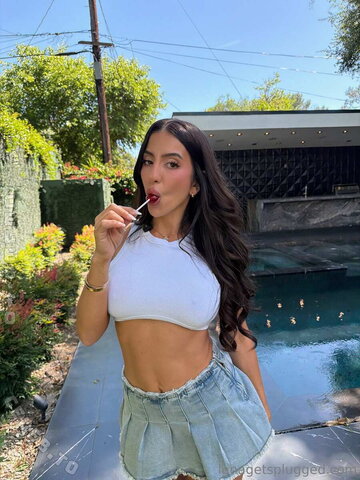 Lena The Plug nude photo 3