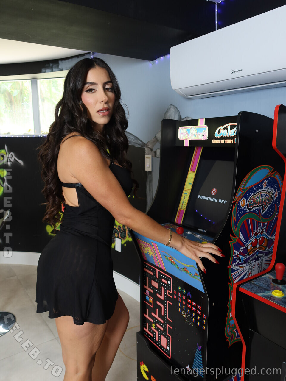 Lena The Plug nude photo 2