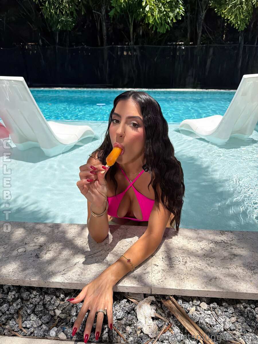 Lena The Plug nude photo 8