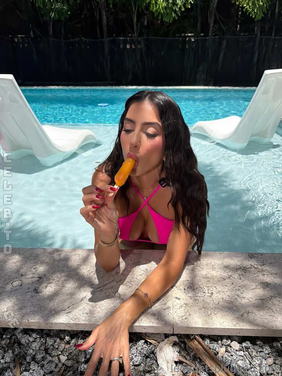 Lena The Plug nude photo 9