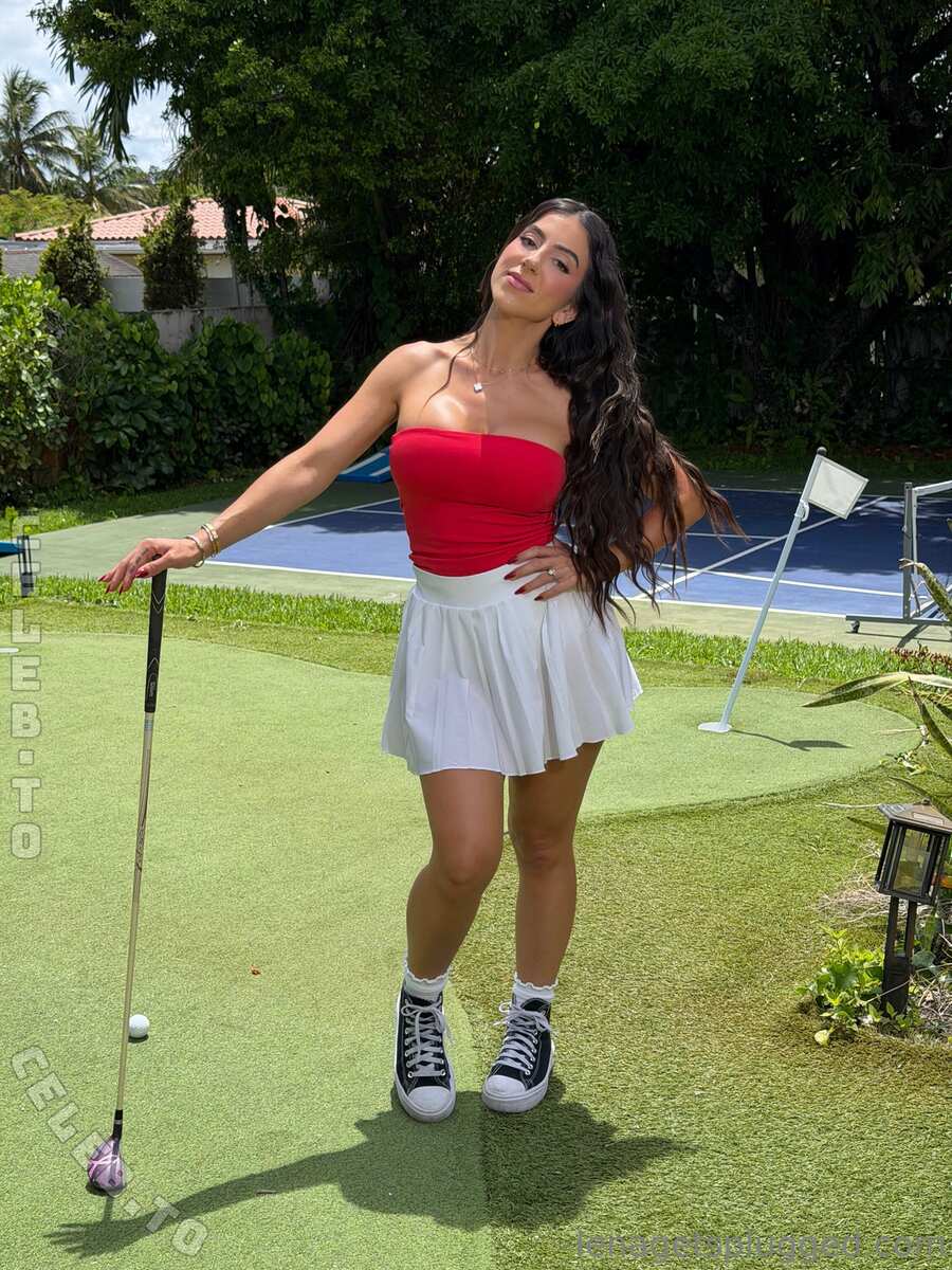 Lena The Plug nude photo 4