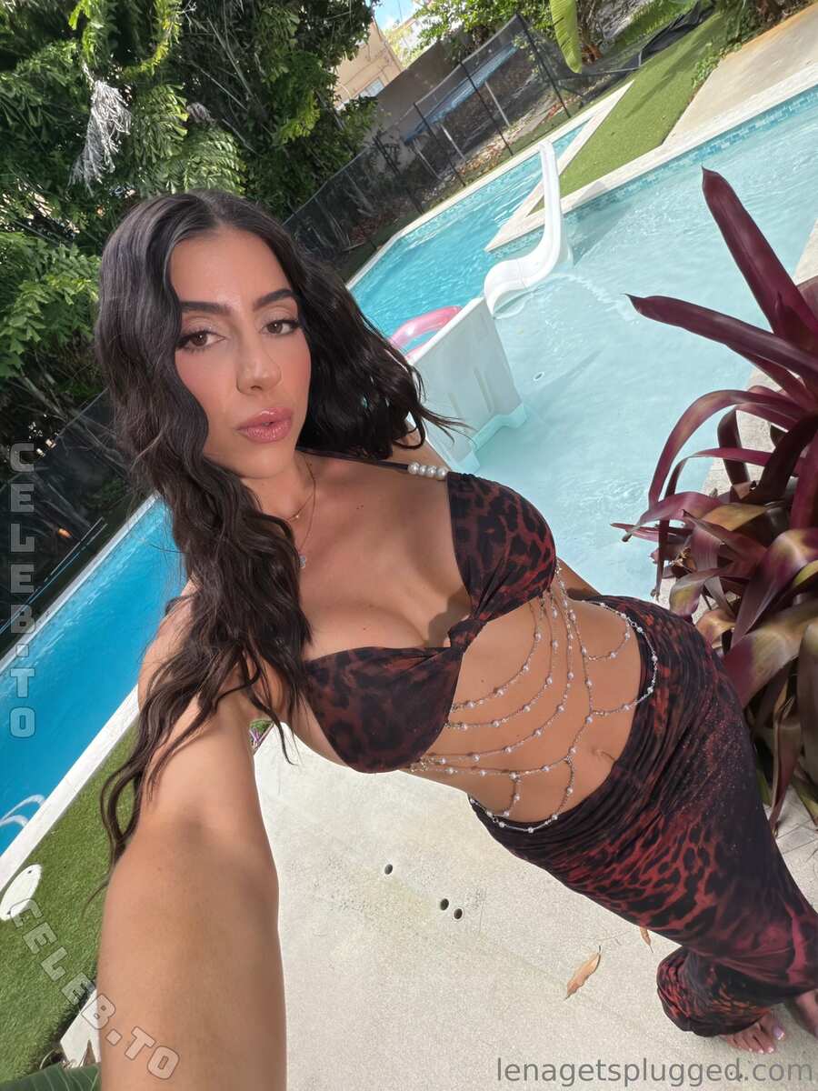 Lena The Plug nude photo 7