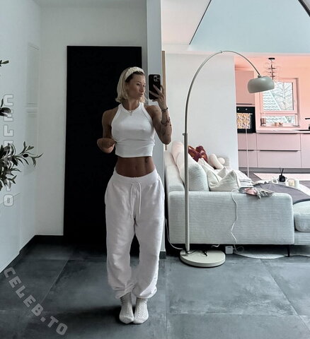 Lenaajoy nude photo 33