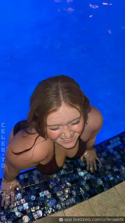 Lenaa.stk nude photo 2