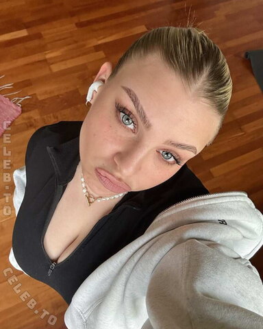 lenadenisee nude photo 27