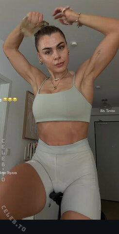 Lenaknk – New bike pictures with cameltoe 😎