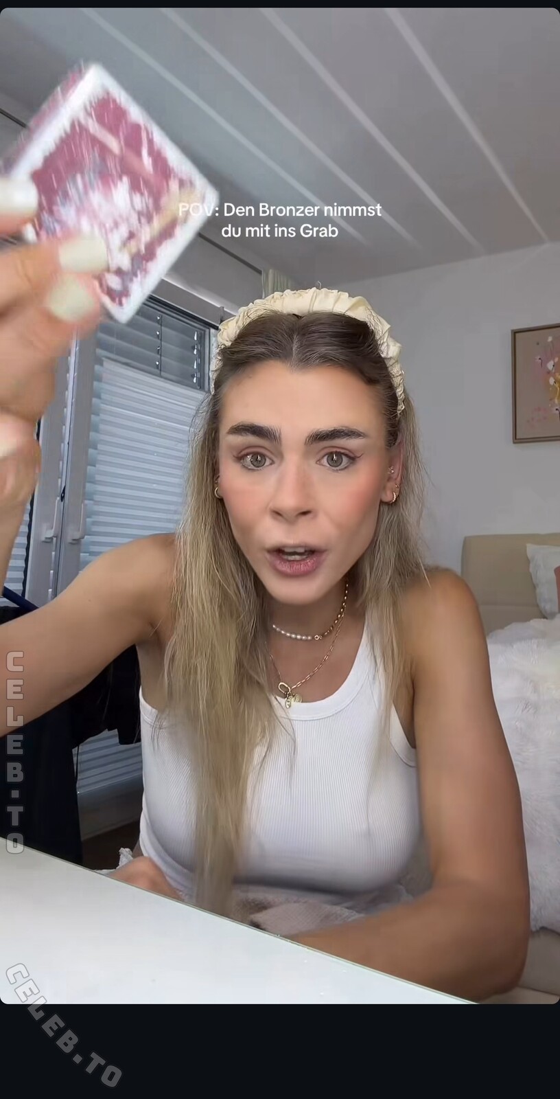Lenaknk nude photo 3