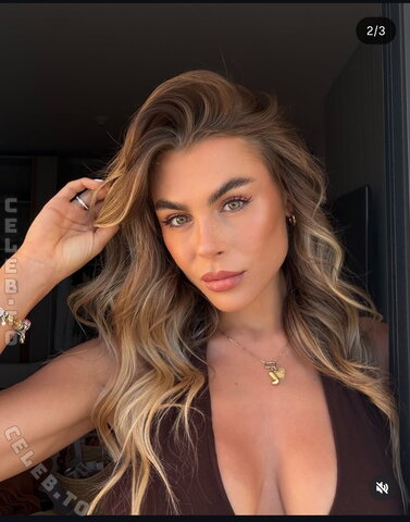 Lenaknk – Once again an Instagram story from the gym