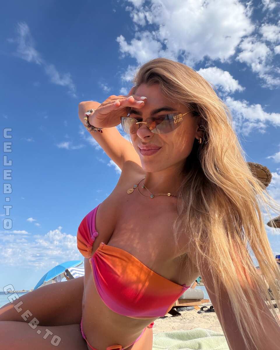 Lenaknk nude photo 1