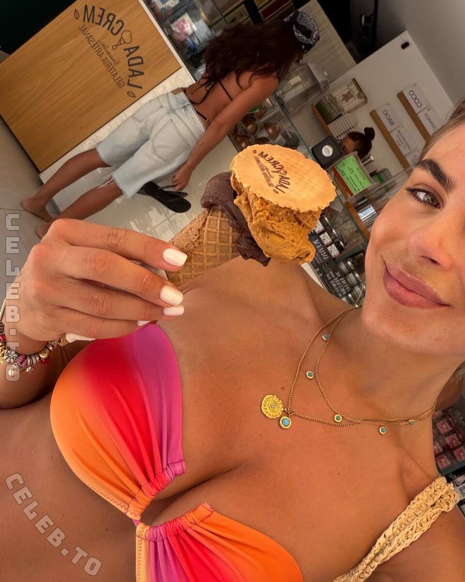 Lenaknk nude photo 2