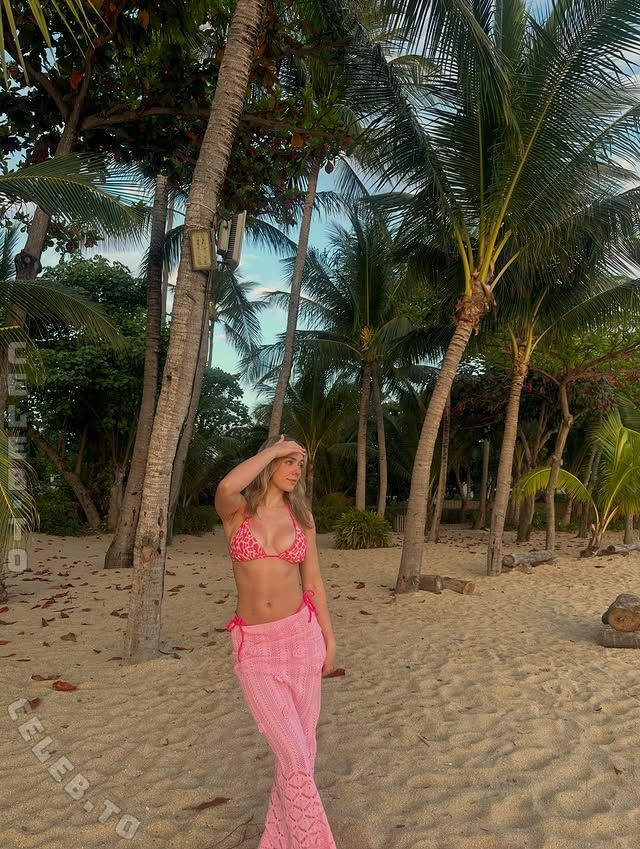 Lenamxnk nude photo 4