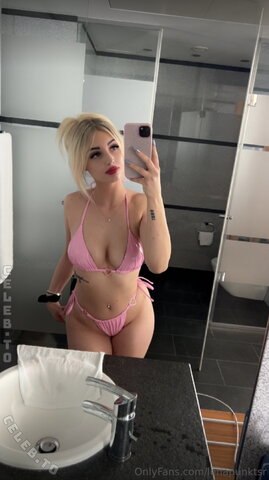 Lenapunktsr nude photo 6