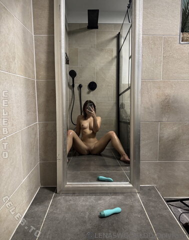 lenaswoorldd – OF, pictures from DM