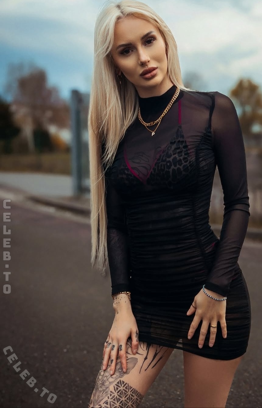 lenaxfz nude photo 4