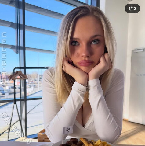 Leni Bahr nude photo 40