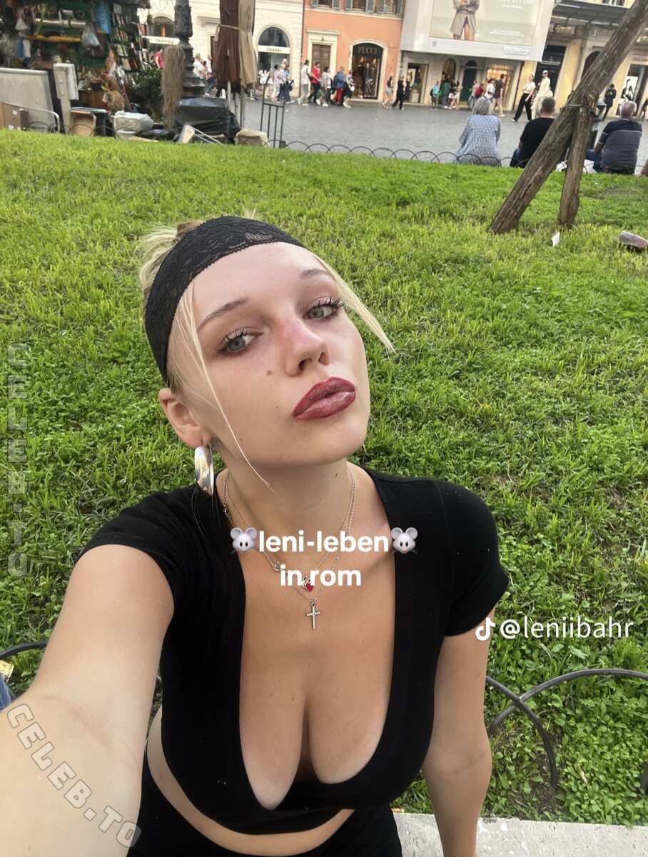 Leni Bahr nude photo 1