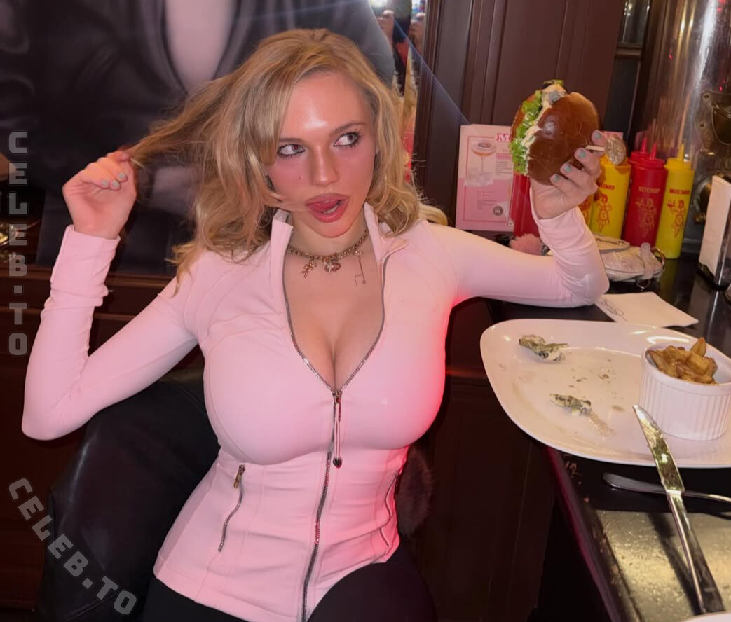 Leni Bahr nude photo 9