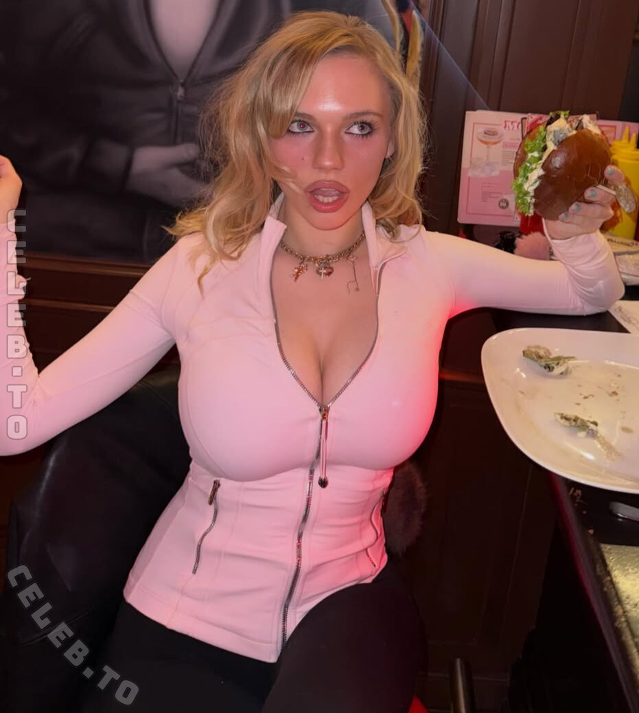 Leni Bahr nude photo 11