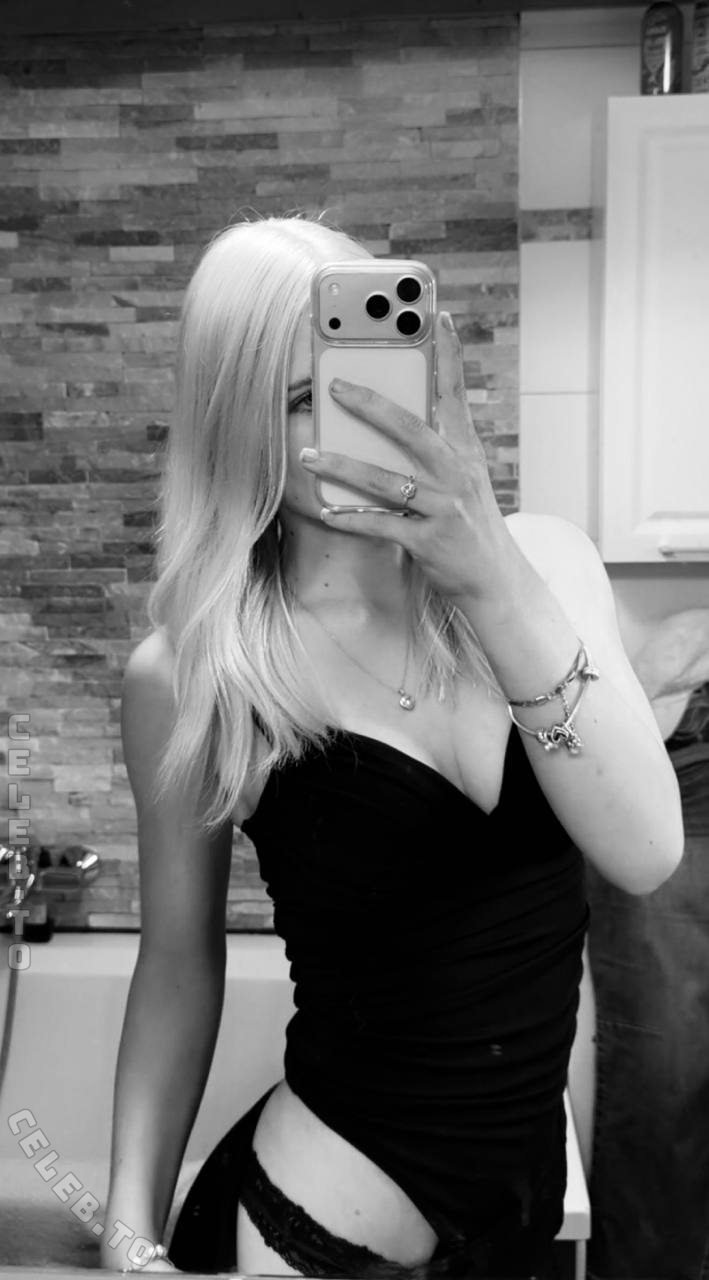 Leni Blum07 nude photo 2
