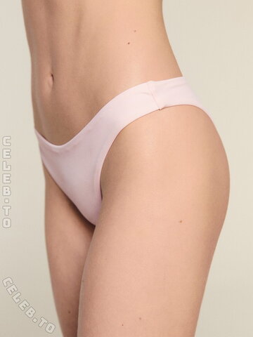 Leni Klum nude photo 1